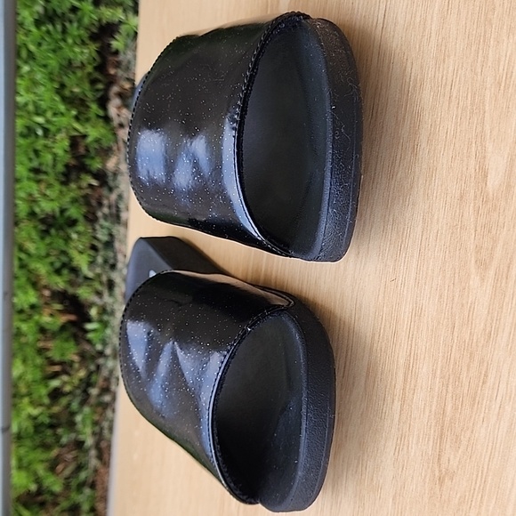 UGG Black Glitter Slides Comfortable Sandals Sn 1116688K Size 5 - Picture 2 of 8